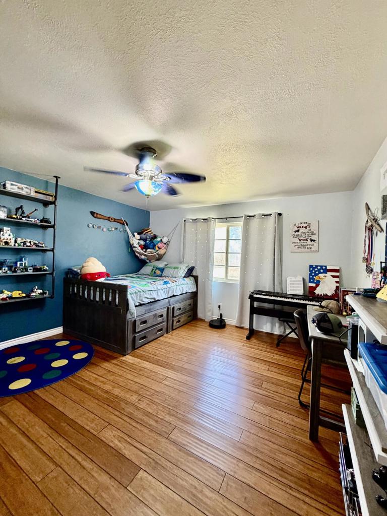 325 E Chanslor Way Property Photo 21