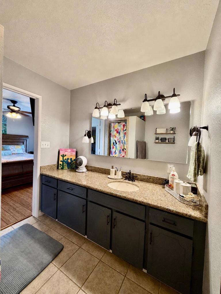 325 E Chanslor Way Property Photo 27