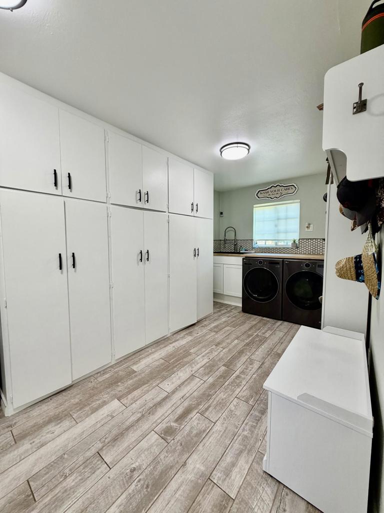 325 E Chanslor Way Property Photo 29