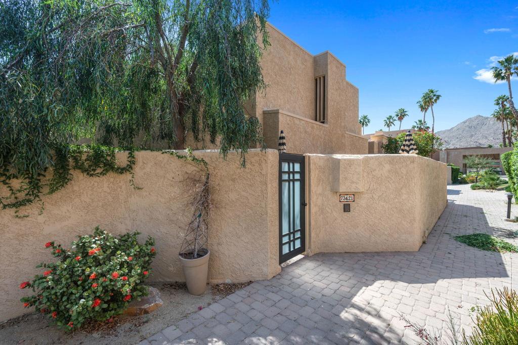 73421 Foxtail Lane Property Photo 3