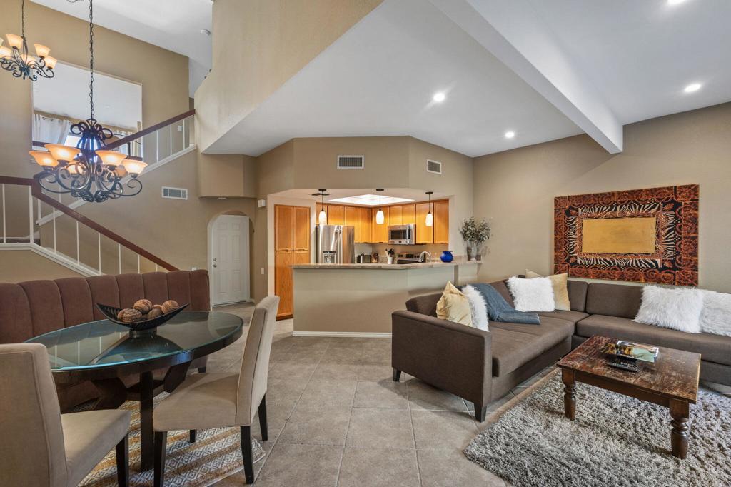 73421 Foxtail Lane Property Photo 4
