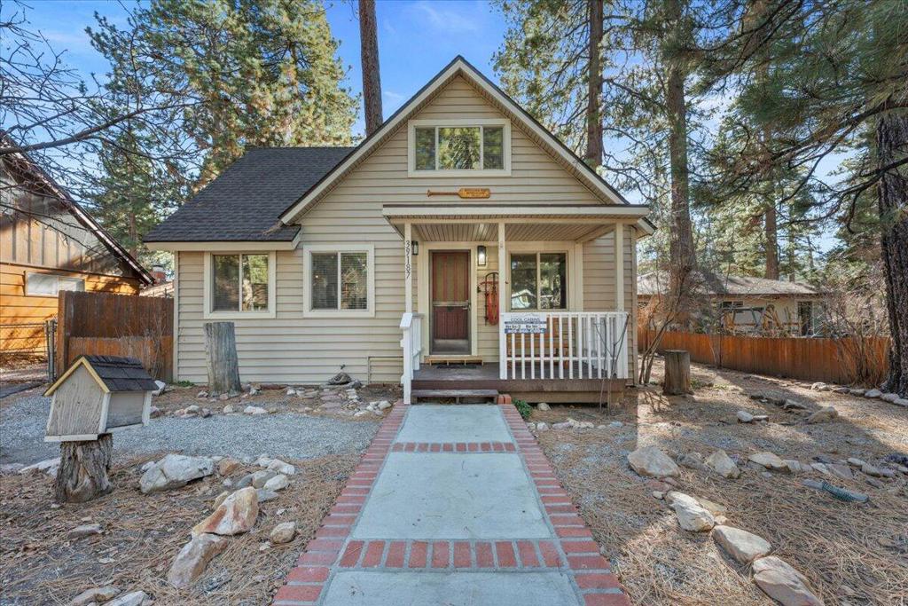 39187 N Bay Drive Property Photo 3