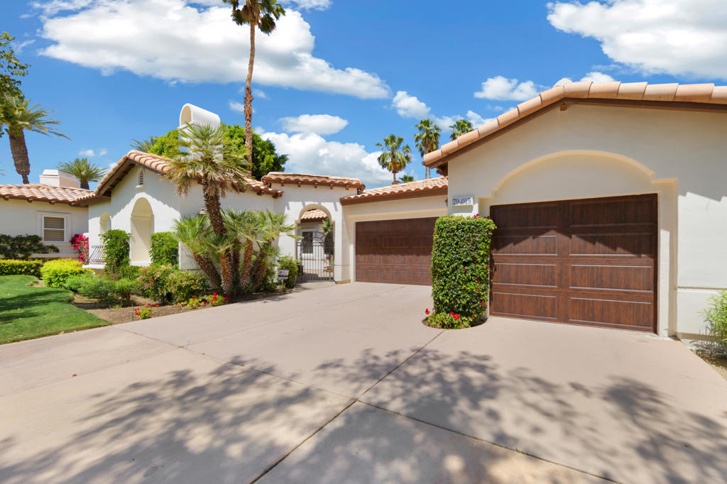 79015 Via San Clara Property Photo 1