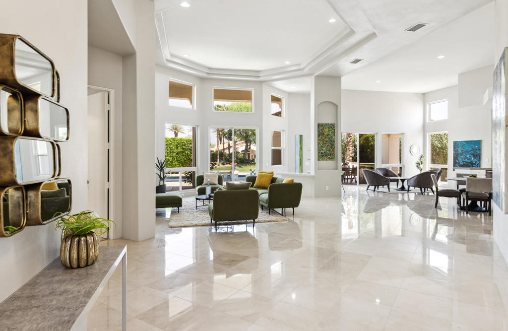 79015 Via San Clara Property Photo 4