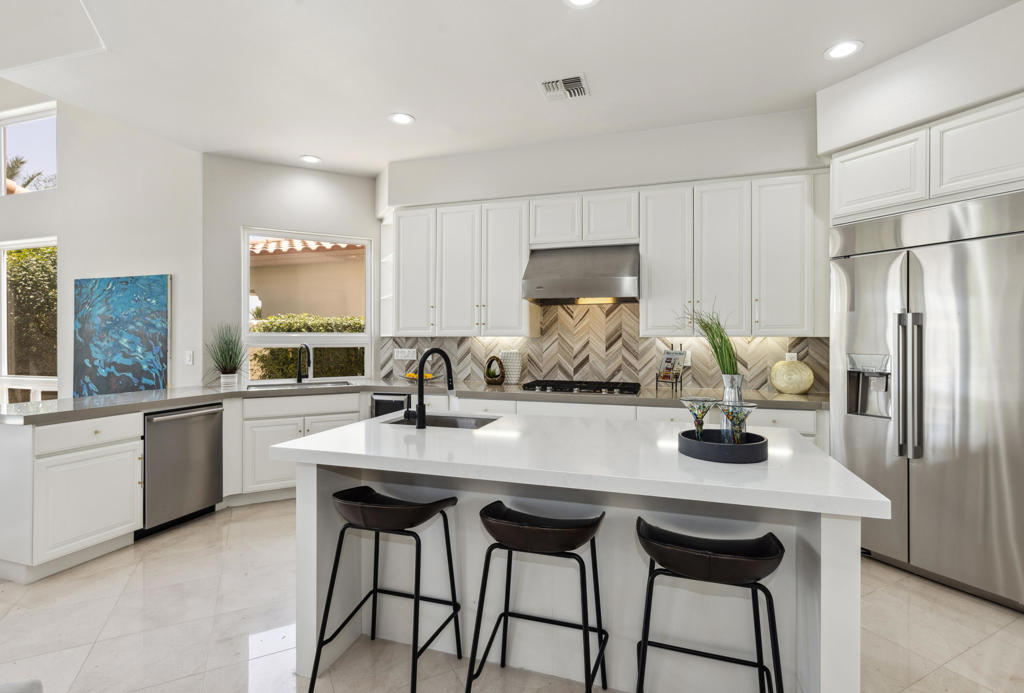 79015 Via San Clara Property Photo 8