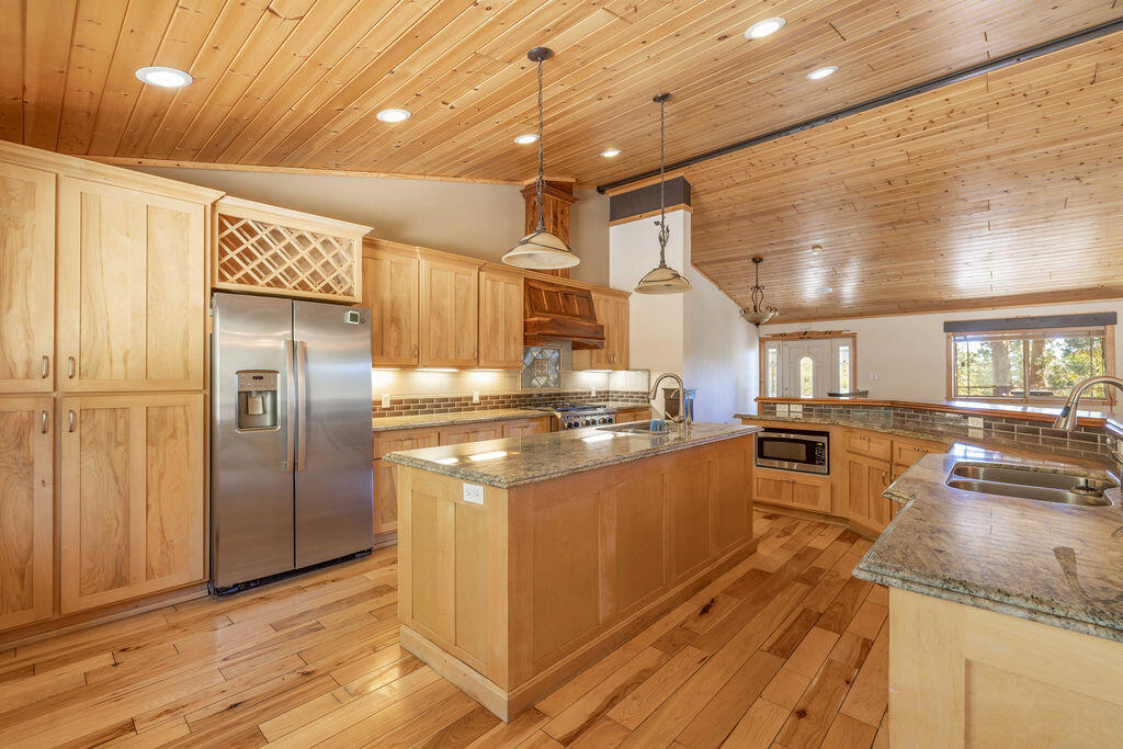 661 Cedar Glen Drive Property Photo 12