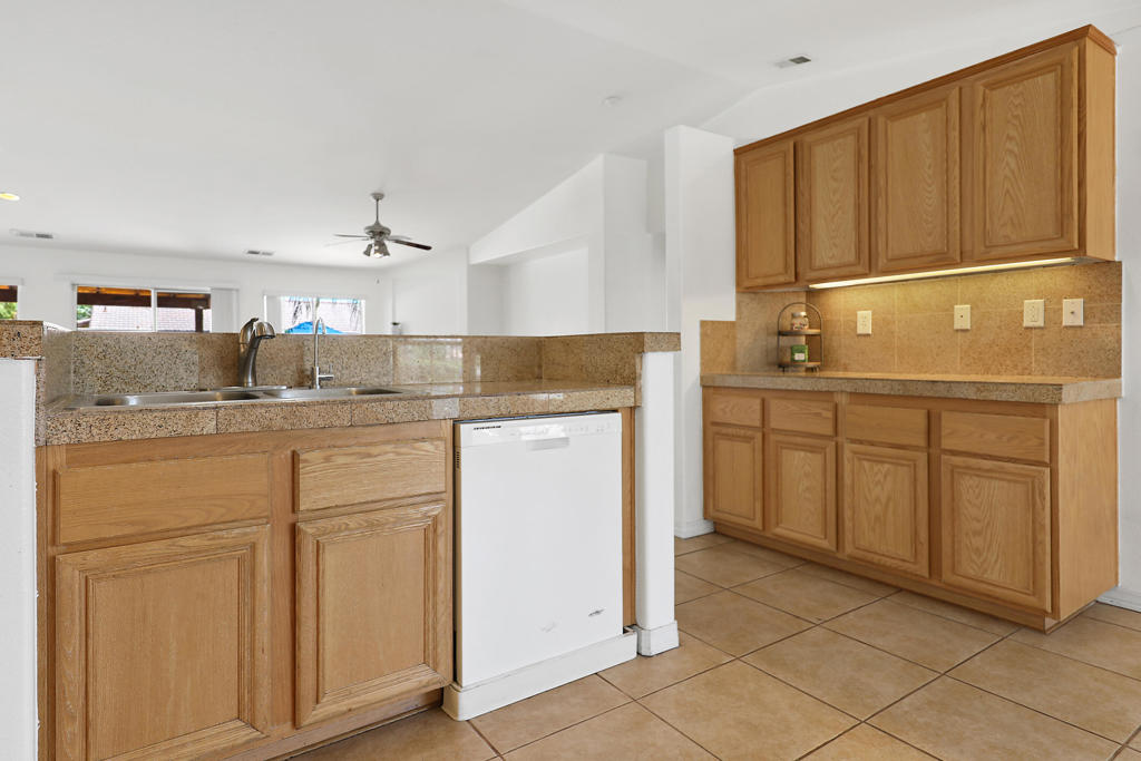 47820 Calle Zafiro Property Photo 14