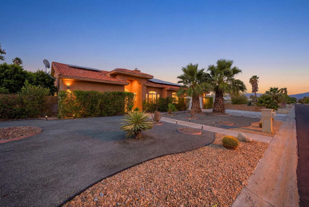 3048 N Bahada Road Property Photo 2
