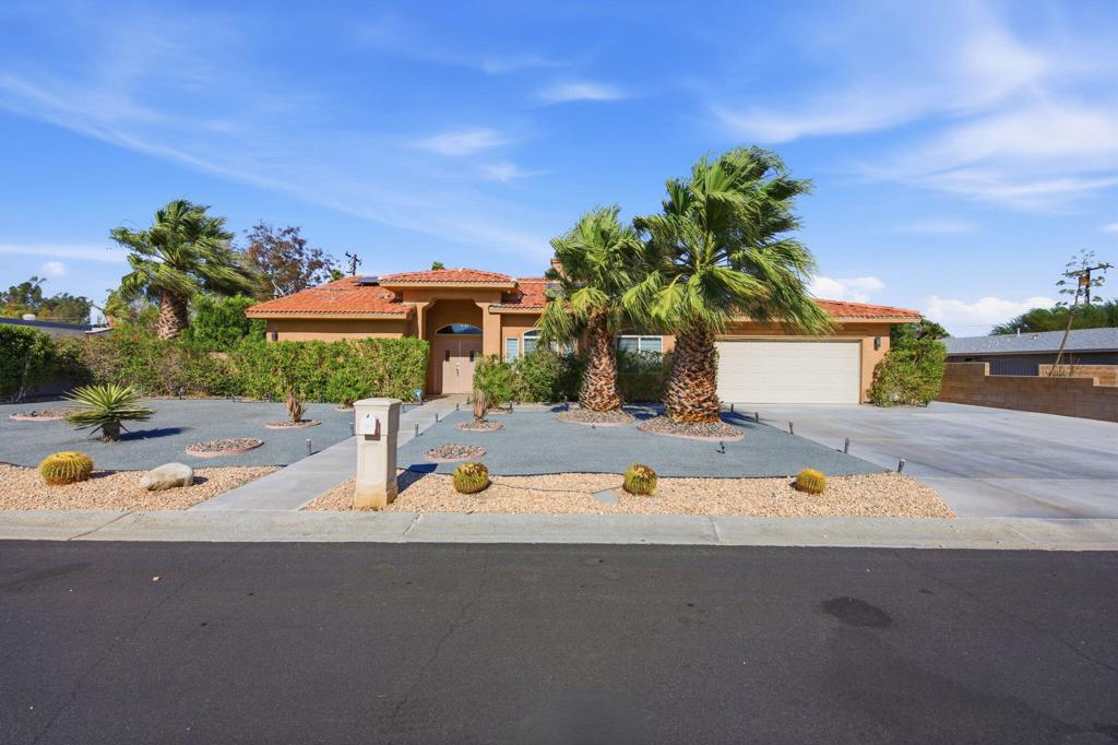 3048 N Bahada Road Property Photo 3