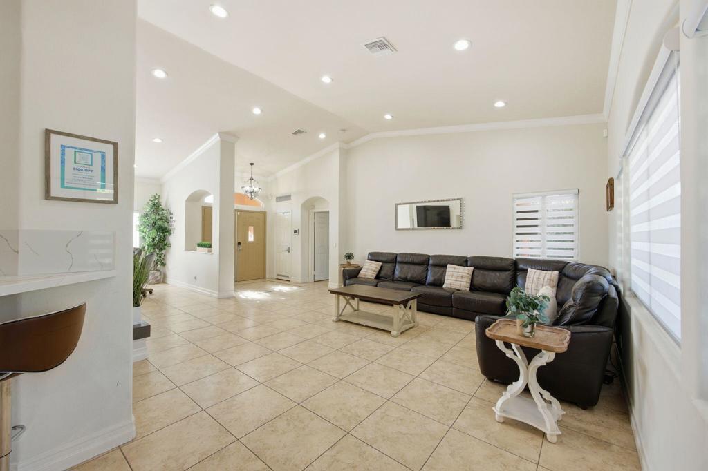 3048 N Bahada Road Property Photo 11