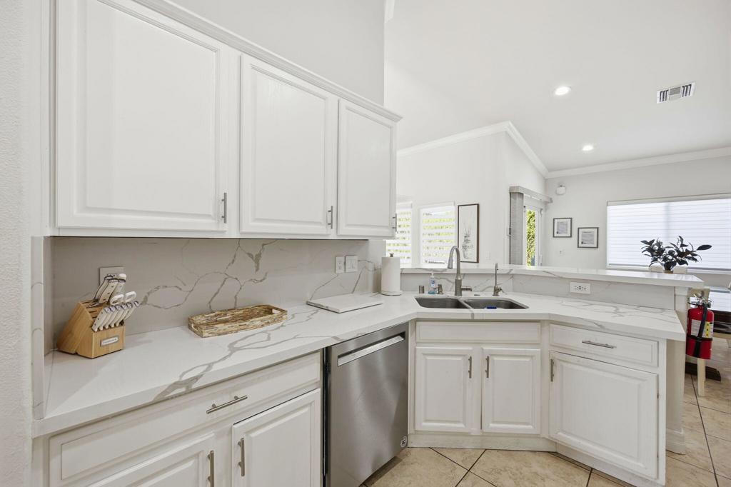 3048 N Bahada Road Property Photo 19