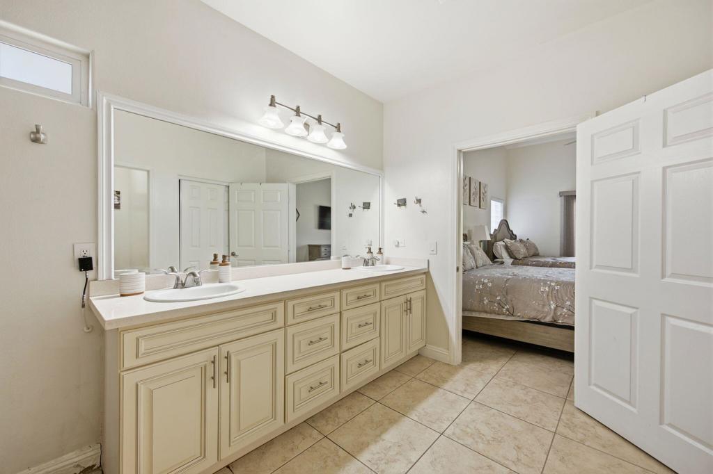 3048 N Bahada Road Property Photo 24