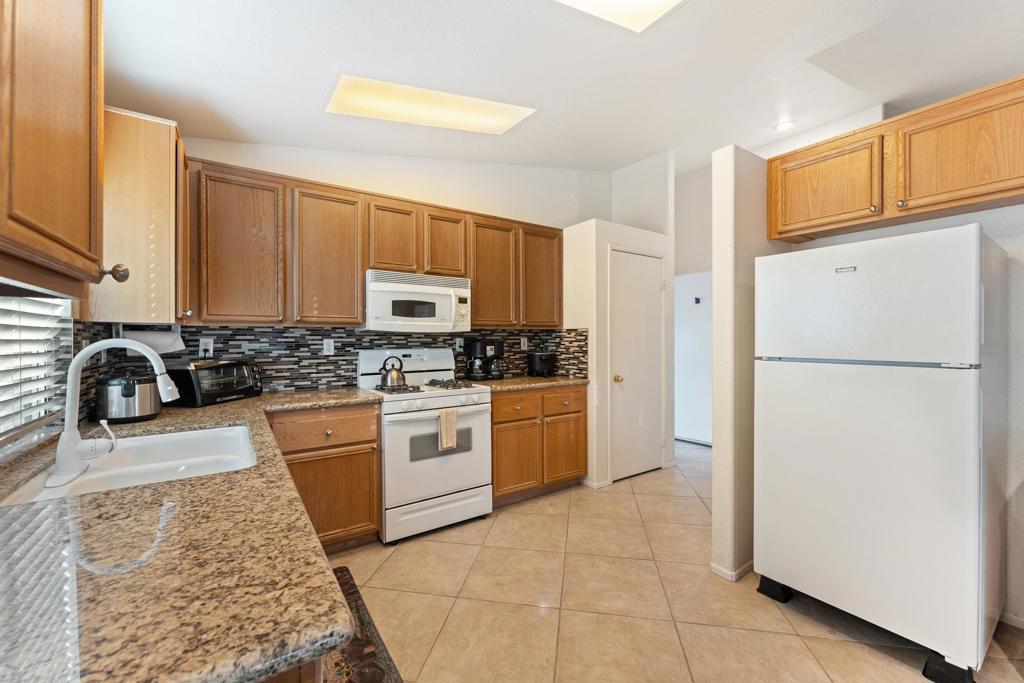 82537 Delano Drive Property Photo 5