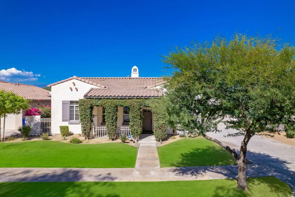 79700 Desert Willow Street Property Photo 2