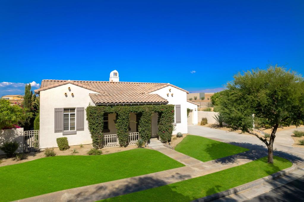 79700 Desert Willow Street Property Photo 3