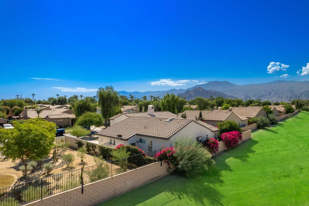 79700 Desert Willow Street Property Photo 9