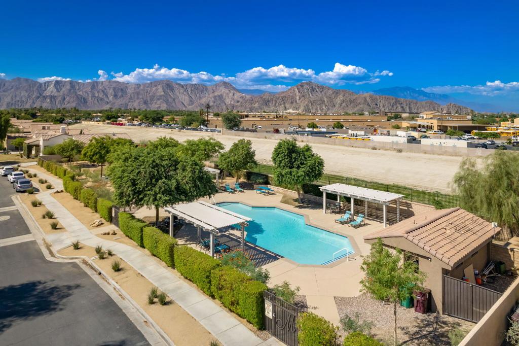 79700 Desert Willow Street Property Photo 10