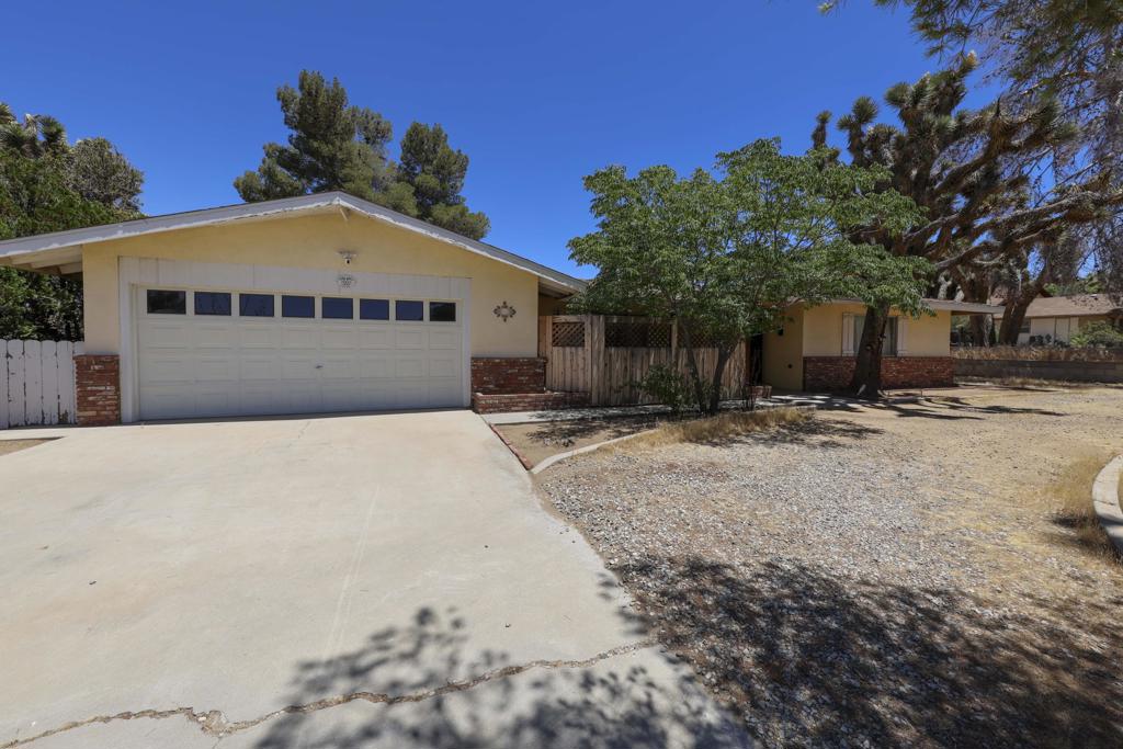 7603 Fox Trail Property Photo 1