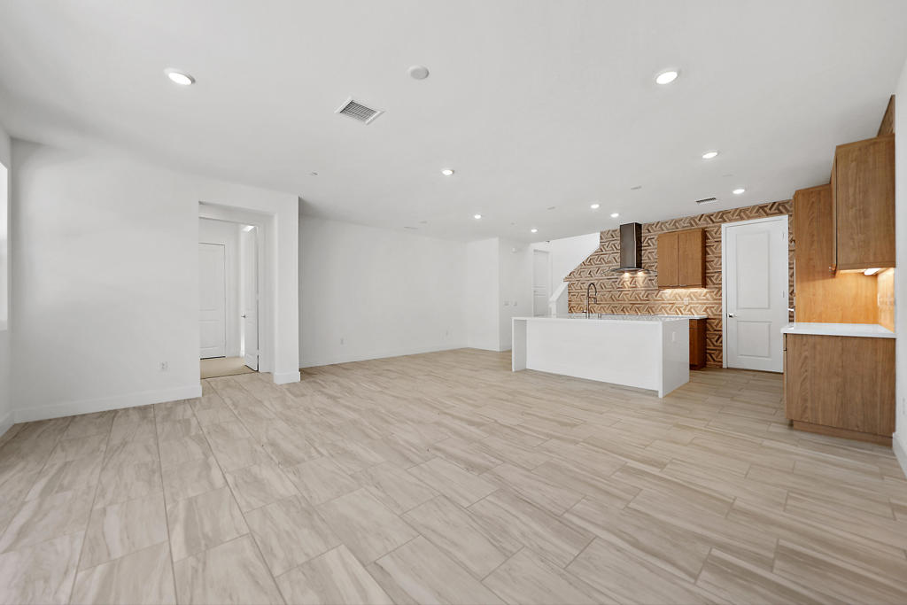 2664 Lavender Lane Property Photo 3