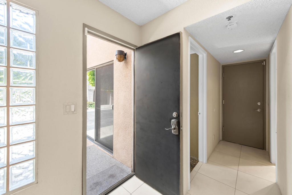 969 Village Square N Property Photo 3
