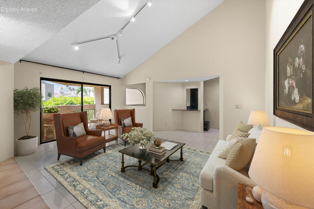 969 Village Square N Property Photo 7