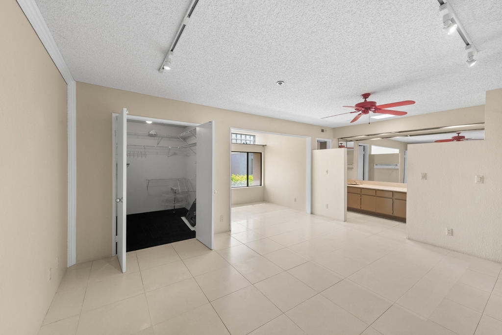 969 Village Square N Property Photo 31