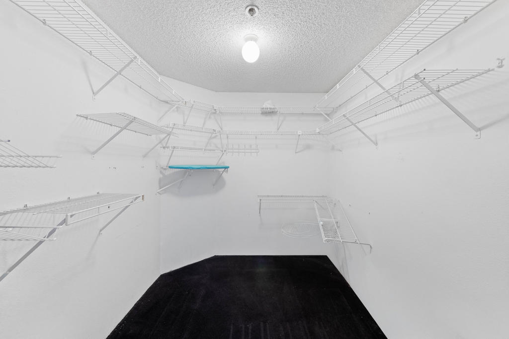 969 Village Square N Property Photo 34