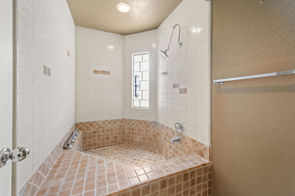 969 Village Square N Property Photo 36