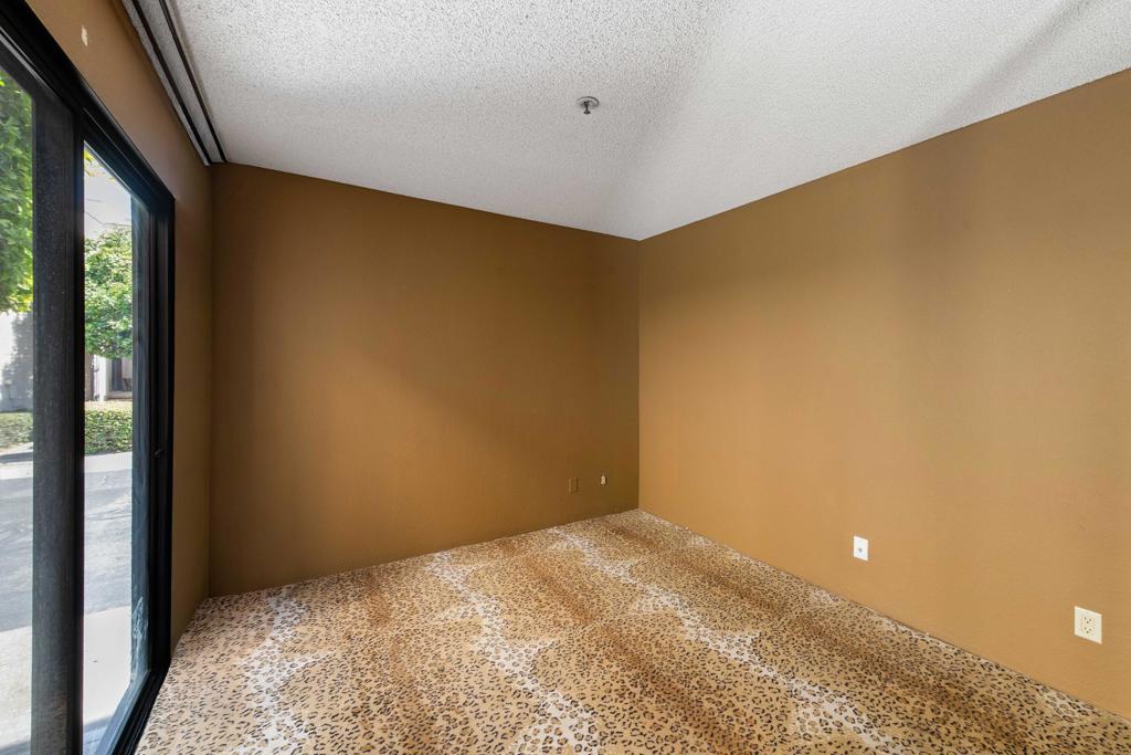 969 Village Square N Property Photo 39