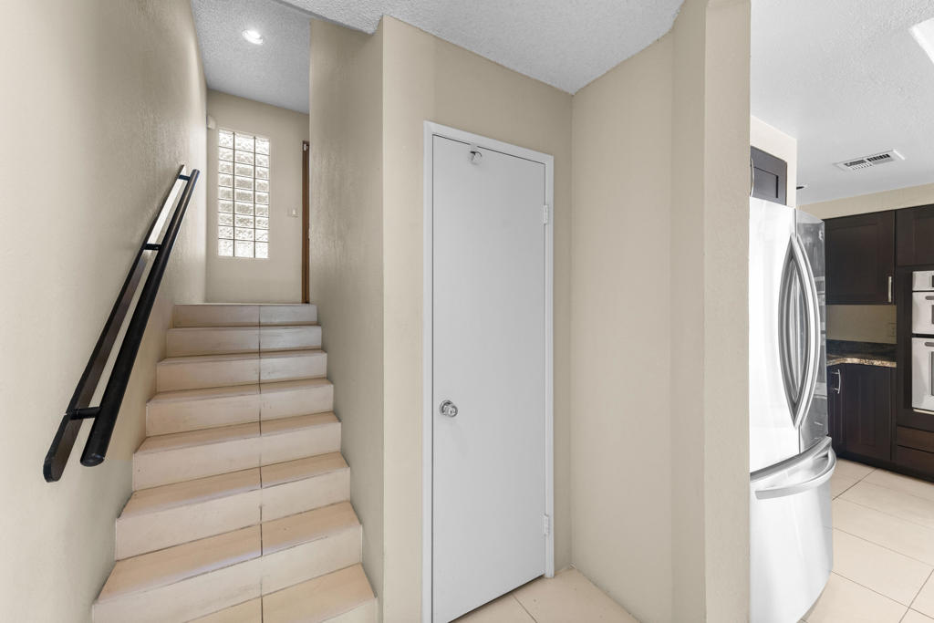 969 Village Square N Property Photo 42