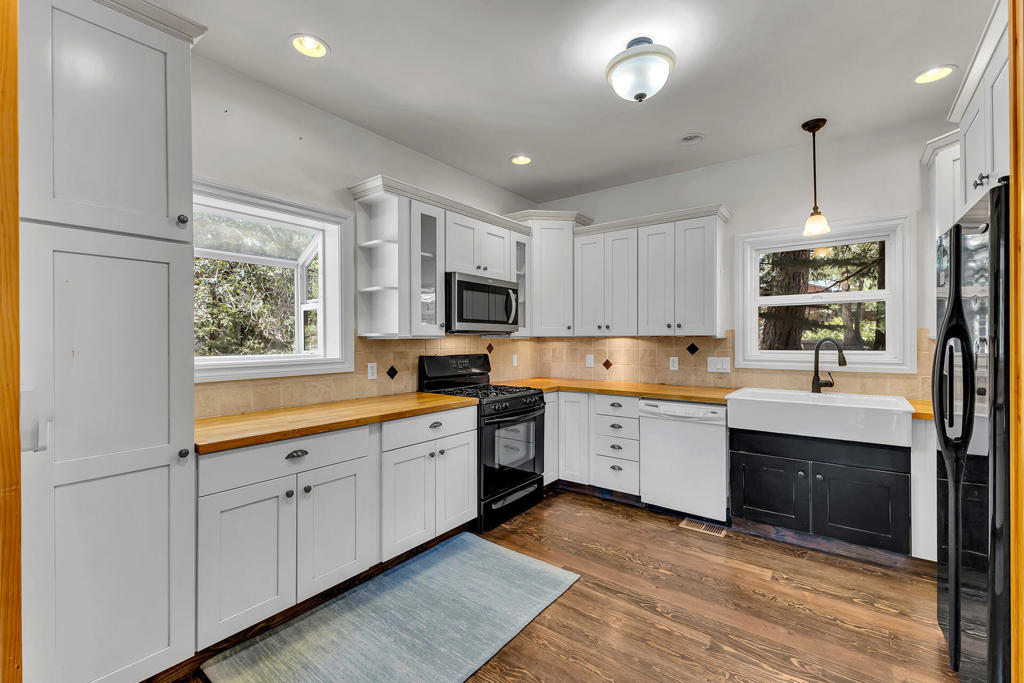 53590 Marian View Drive Property Photo 11