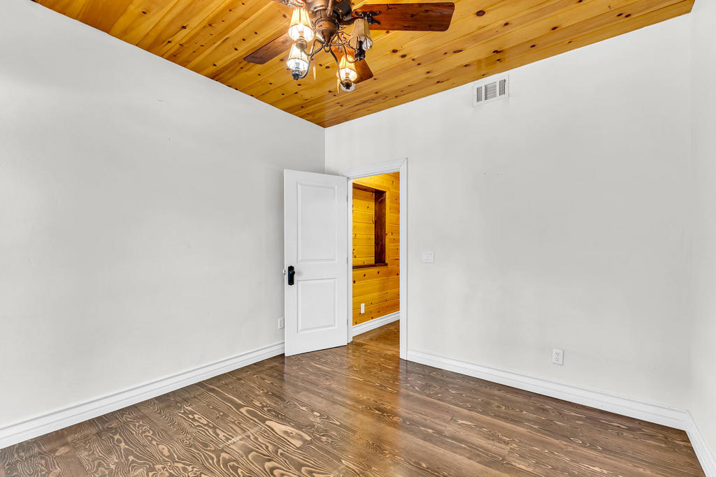 53590 Marian View Drive Property Photo 21