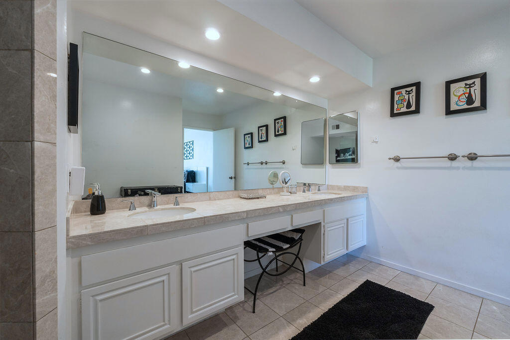 689 N Majorca Circle Property Photo 15