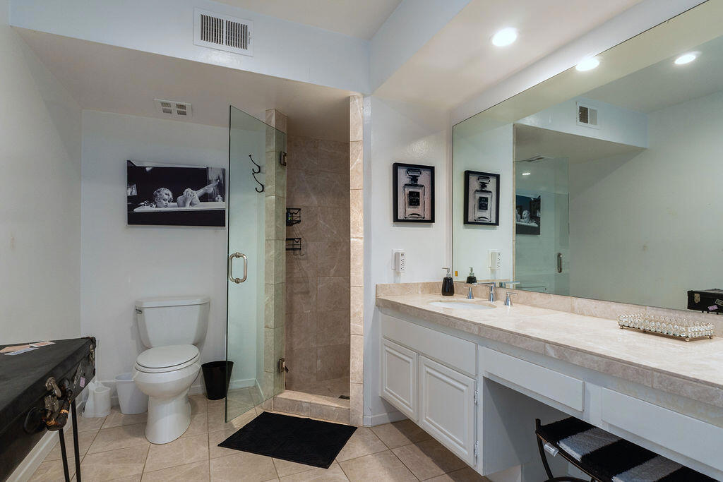 689 N Majorca Circle Property Photo 16
