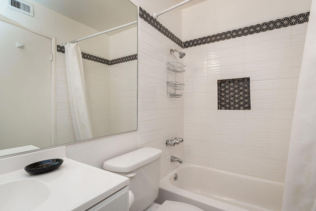 689 N Majorca Circle Property Photo 18
