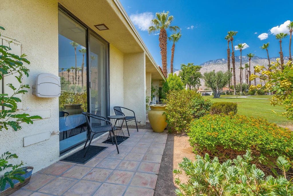 689 N Majorca Circle Property Photo 24