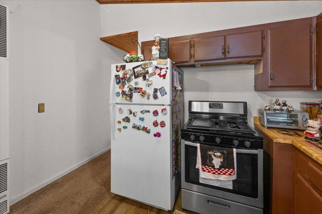 396 Riverside Avenue Property Photo 10