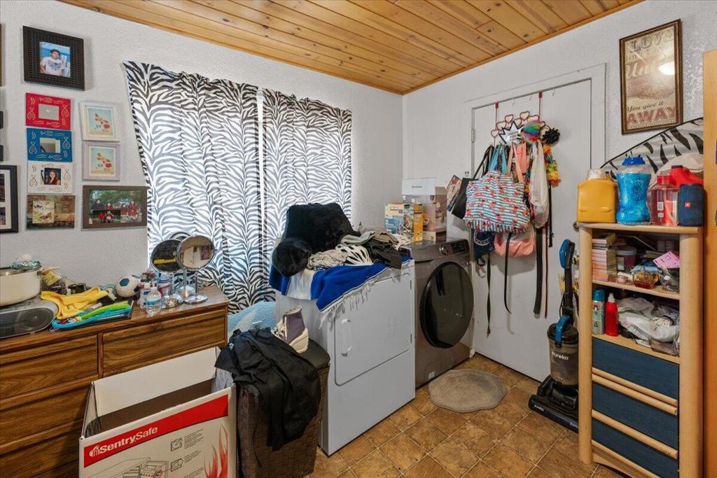 396 Riverside Avenue Property Photo 15