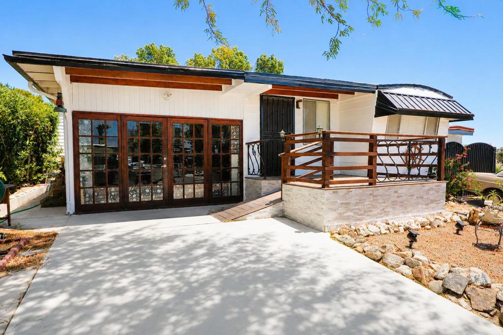 69360 Poolside Drive Property Photo 1