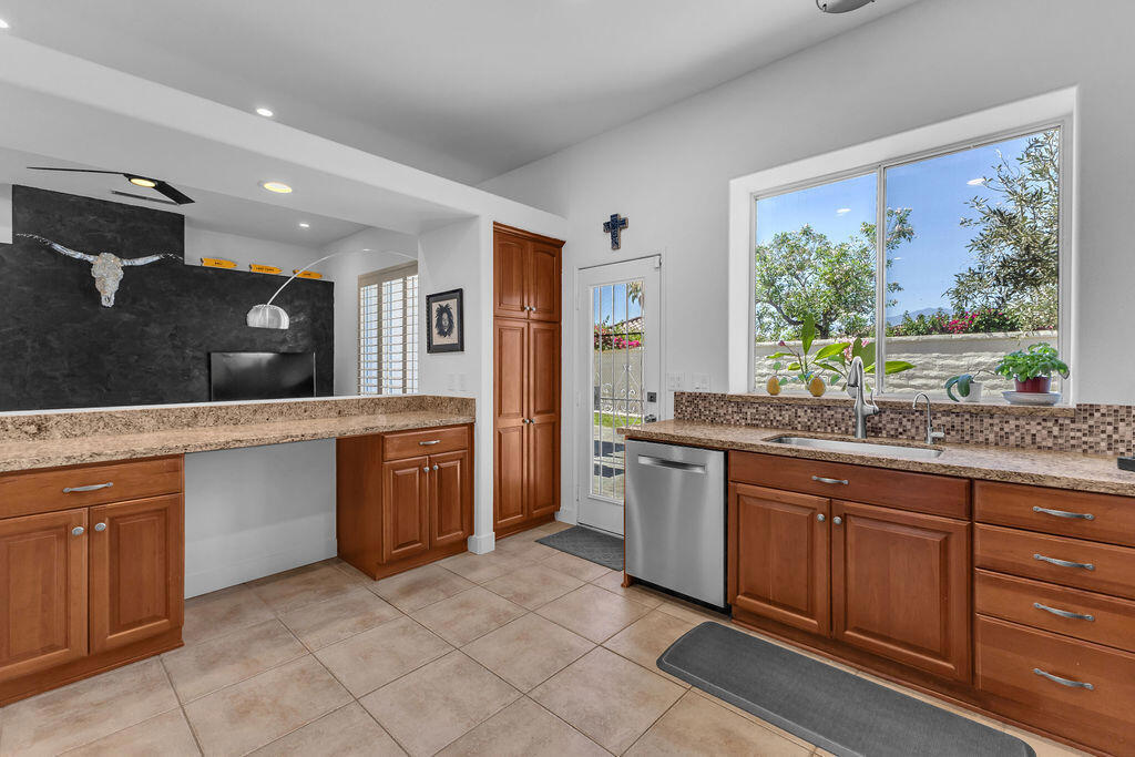 245 Strada Fortuna Property Photo 13