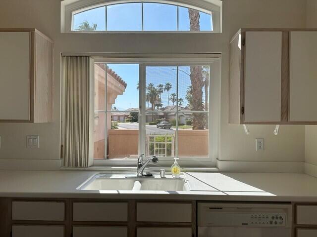 37624 Breeze Way Property Photo 5