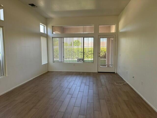 37624 Breeze Way Property Photo 9