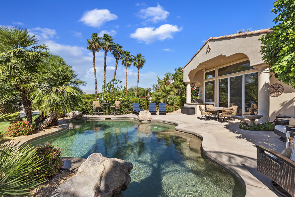 48245 Vista Calico Property Photo 4