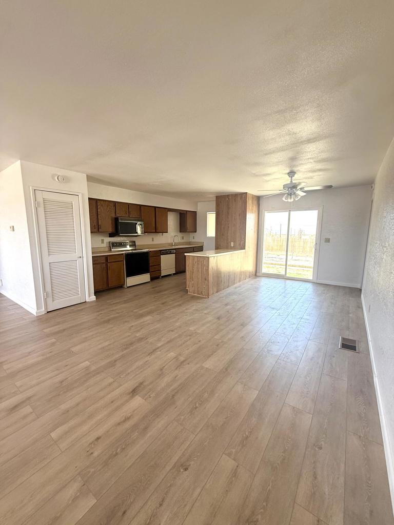 1506 Arctic Avenue Property Photo 2
