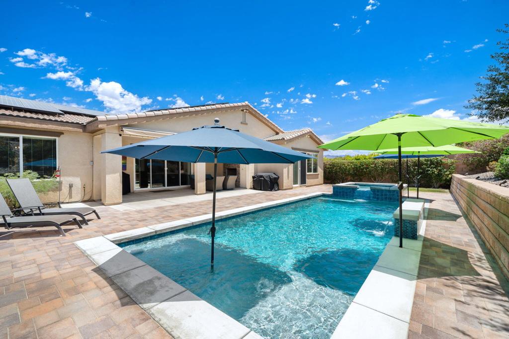 73695 Okeeffe Way Property Photo 1