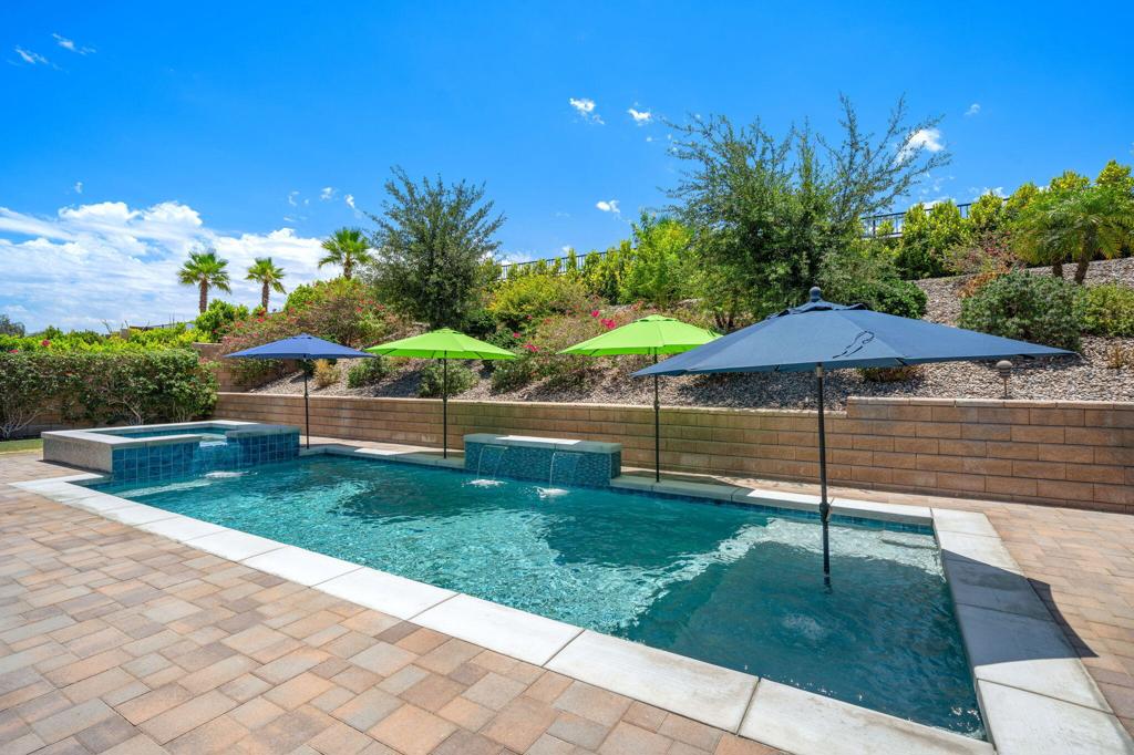 73695 Okeeffe Way Property Photo 2