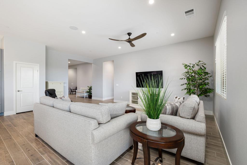 50590 Monterey Canyon Drive Property Photo 6