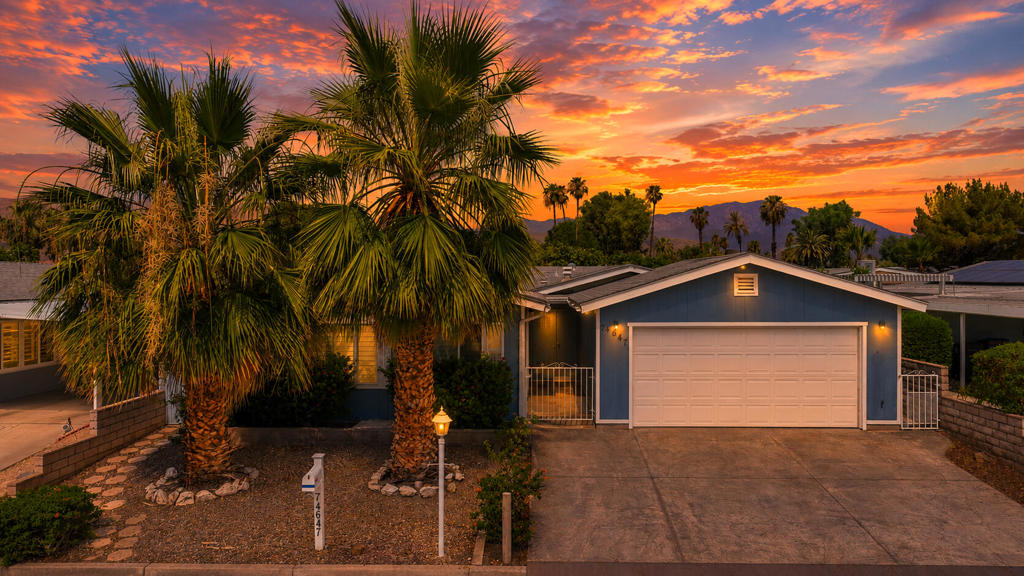 74647 Azurite Circle E Property Photo 2