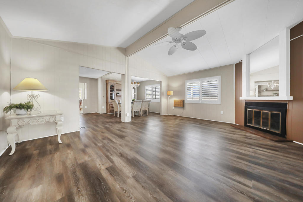 74647 Azurite Circle E Property Photo 6