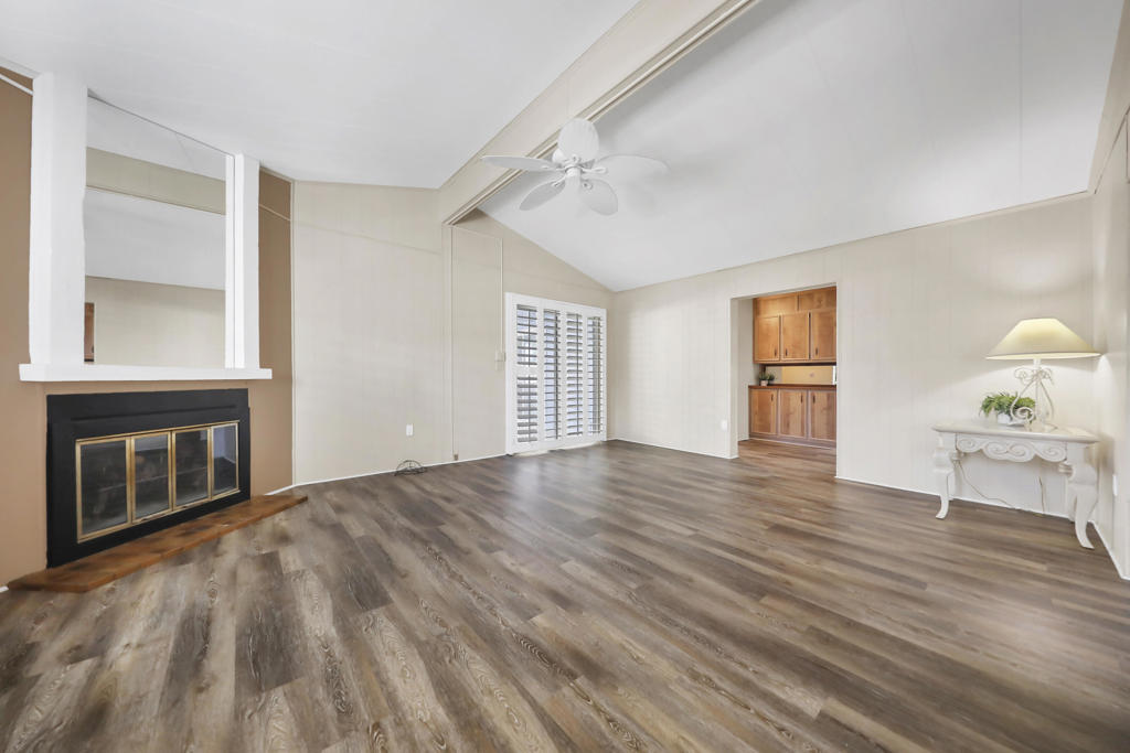 74647 Azurite Circle E Property Photo 8